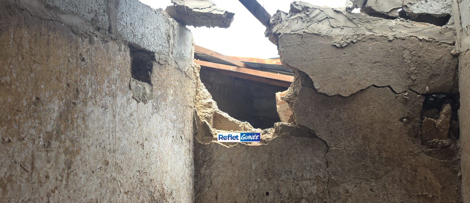 Gbessia Cité 2 : un objet tombe sur une maison et fait deux blessés