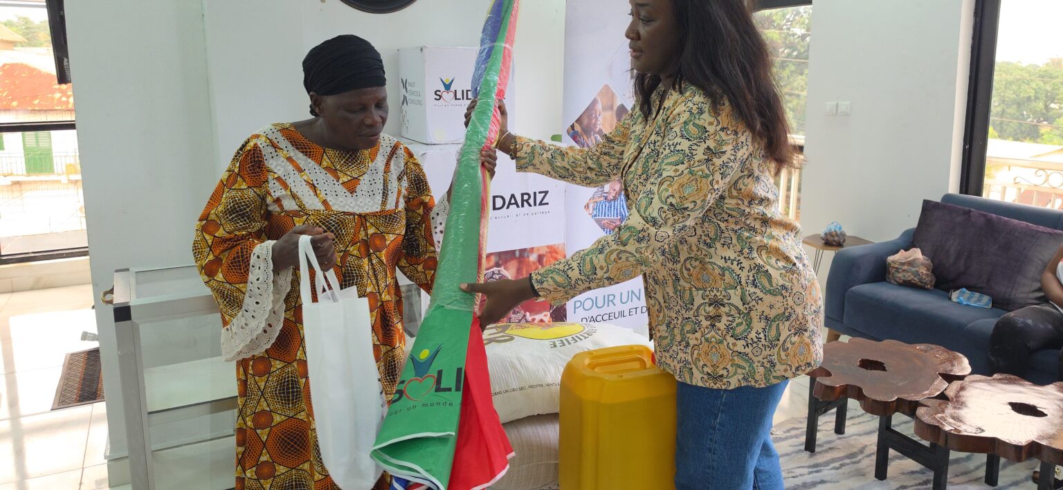 Yimbaya Tannerie : l’ONG Solidariz accompagne une vendeuse de galettes